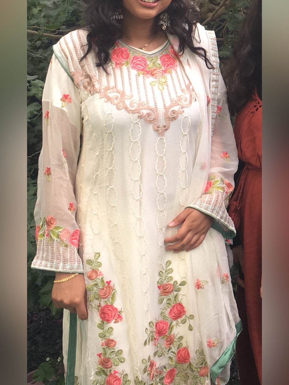 Elegant White Embroidered shalwar kameez - 4 piece